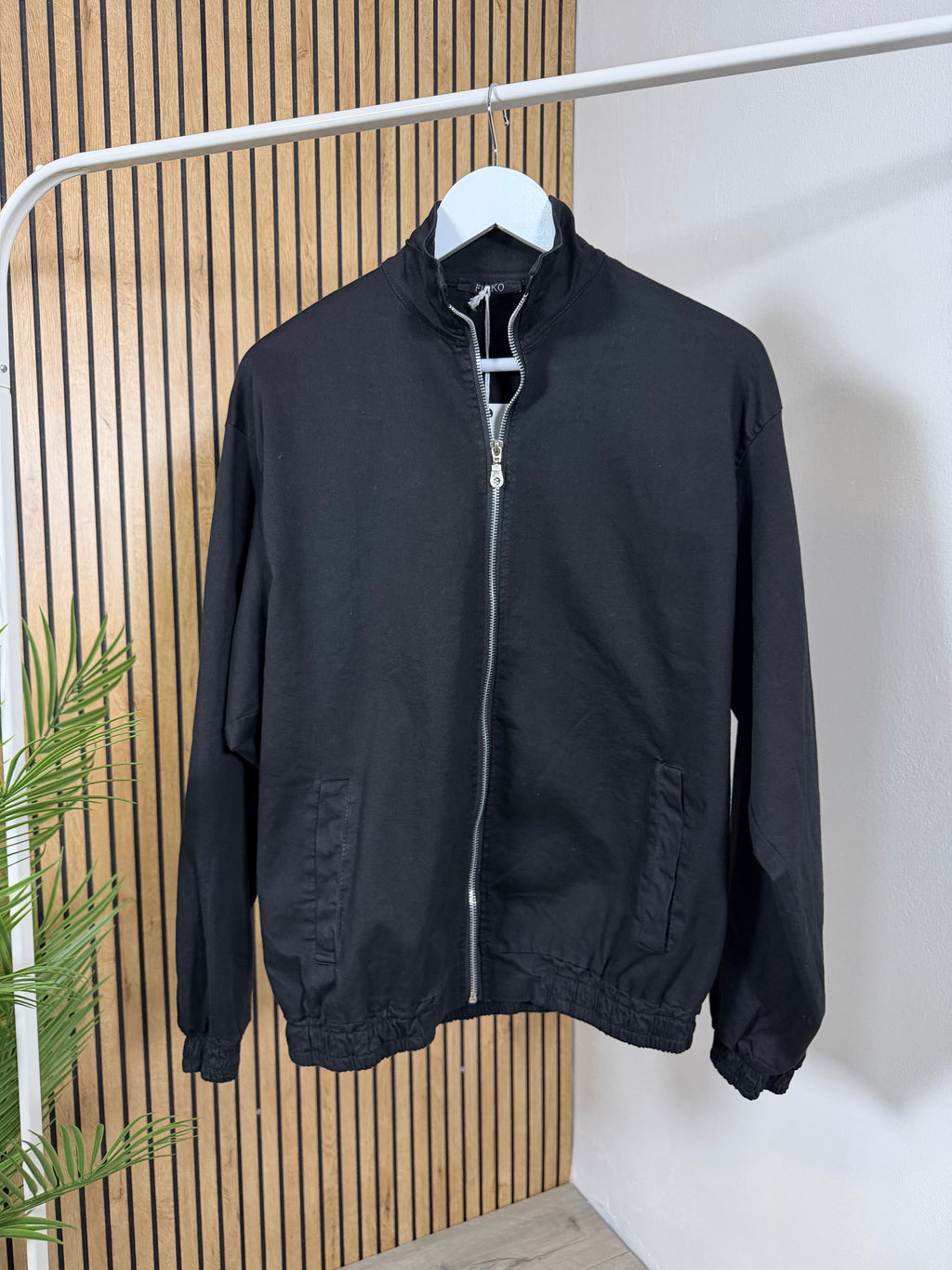 Bomber Crop