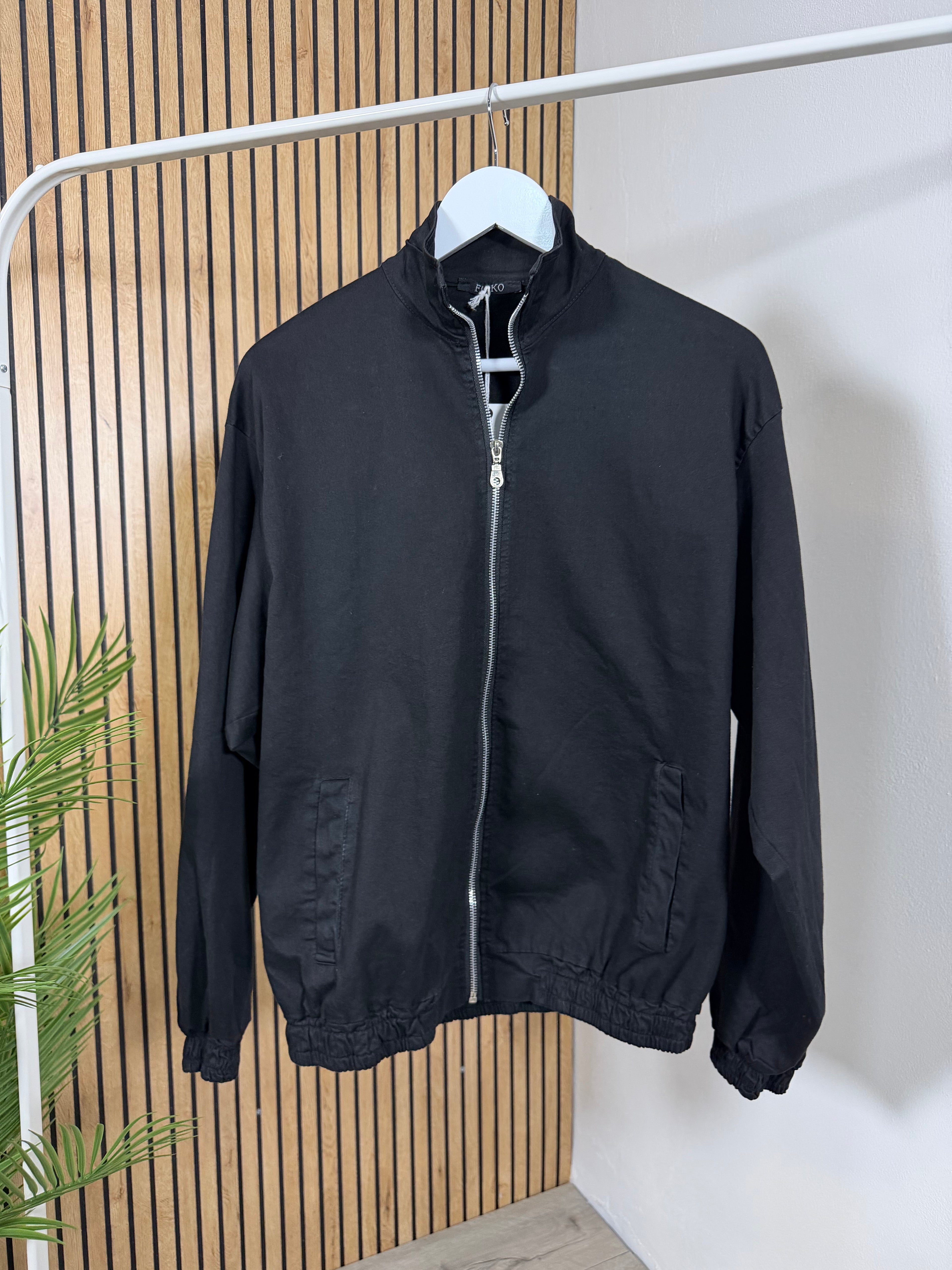 Bomber Crop